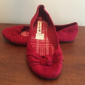 NWT American Eagle suede flats